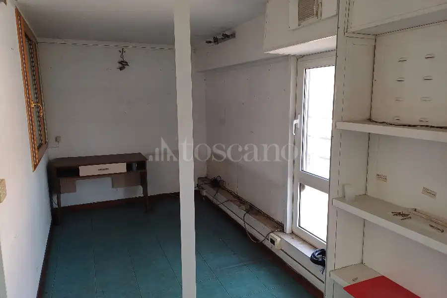 Laboratorio in vendita di 600 mq a €300.000 (rif. 32/2025)
