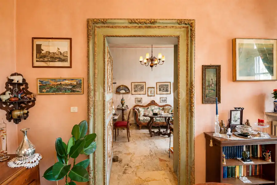 Casale in vendita di 1.000 mq a €1.150.000 (rif. 5/2026)