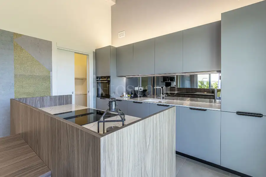 Villa in vendita di 250 mq a €928.000 (rif. 2/2025)