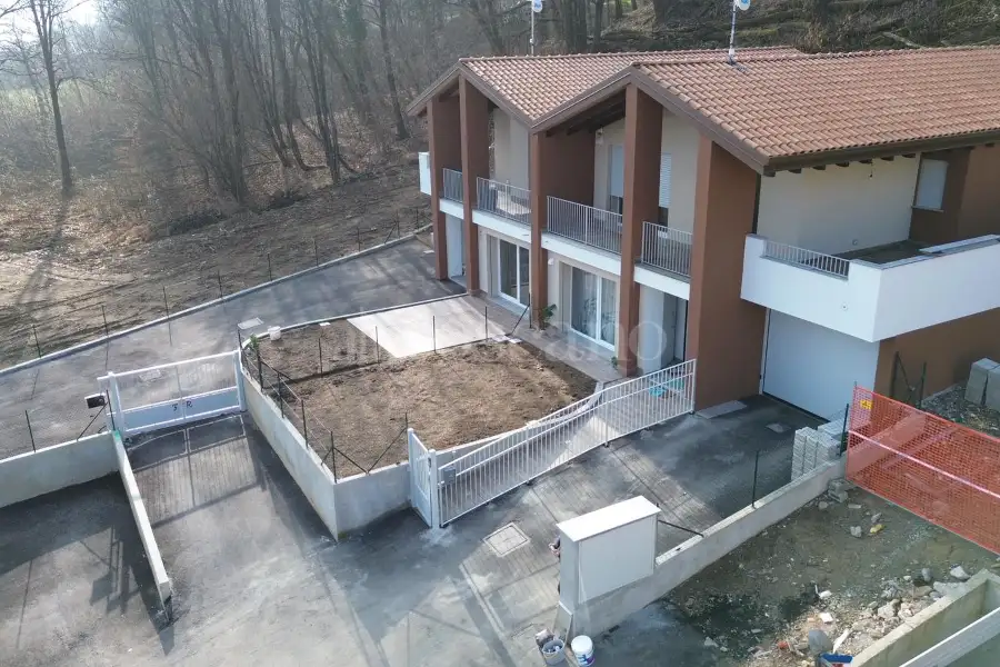 Villa in vendita di 165 mq a €445.000 (rif. 49/2026)