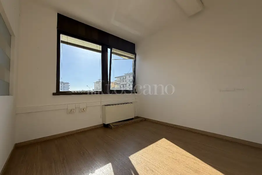 Ufficio in affitto di 150 mq a €1.200 (rif. 41/2026)