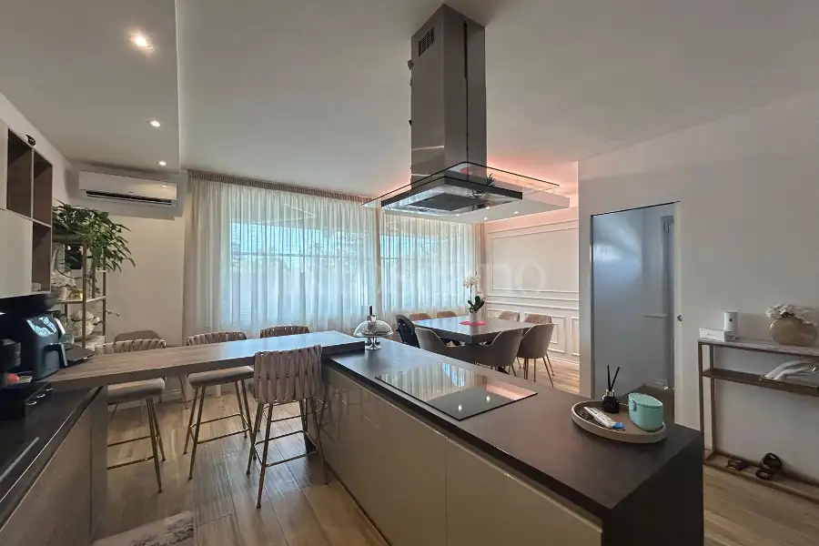 Villa Bifamiliare in vendita di 200 mq a €539.000 (rif. 52/2026)