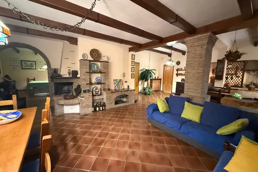 Villa Bifamiliare in vendita di 280 mq a €625.000 (rif. 62/2025)