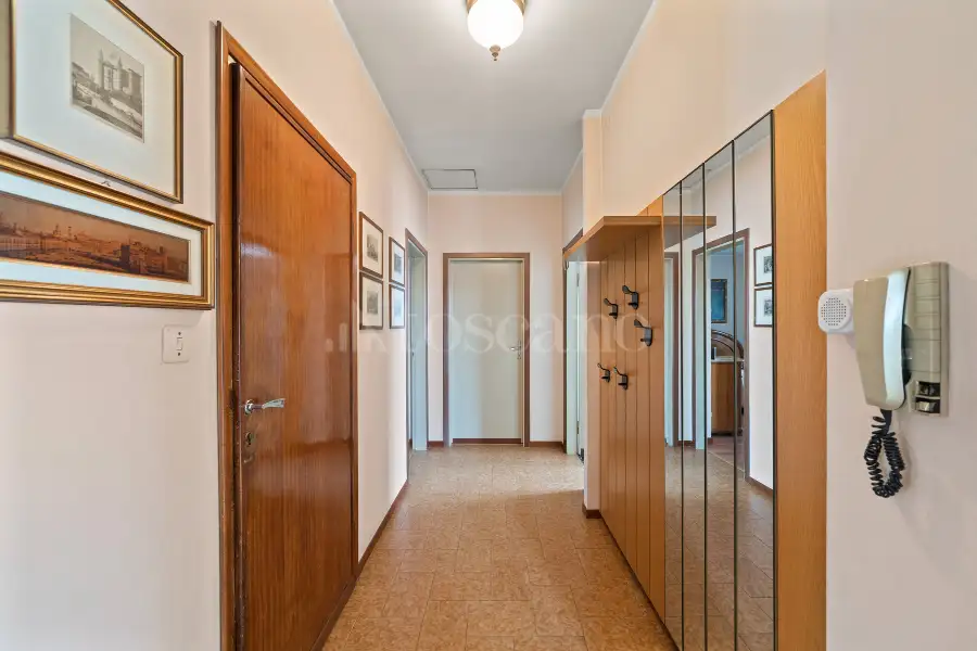Villa in vendita di 350 mq a €880.000 (rif. 25/2025)