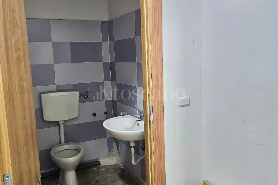 Negozio in affitto di 150 mq a €1.000 (rif. 126/2026)