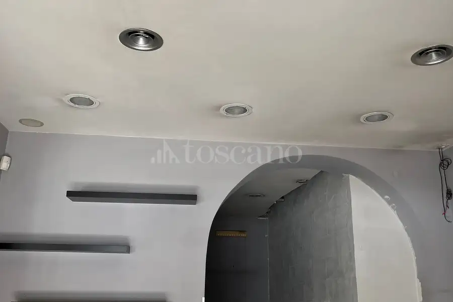 Negozio in affitto di 30 mq a €780 (rif. 19/2026)