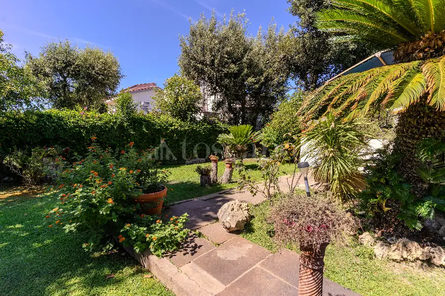 Villa in vendita di 400 mq a €780.000 (rif. 77/2025)
