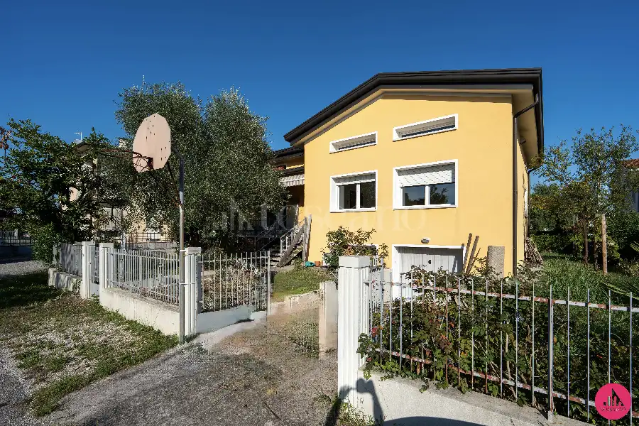 Villa in vendita di 265 mq a €359.000 (rif. 136/2026)