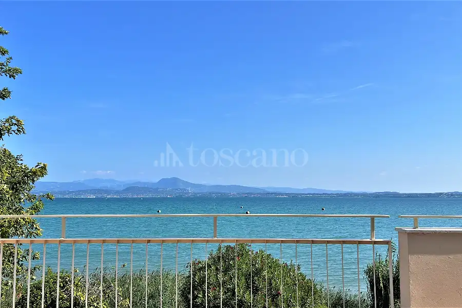 Villino a Schiera in vendita di 300 mq a €2.100.000 (rif. 36/2025)