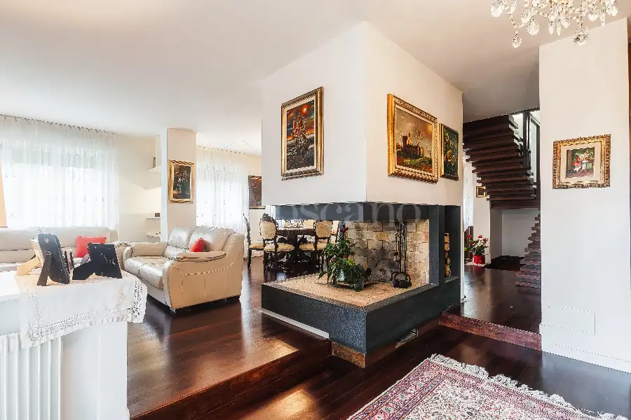 Superattico in vendita di 250 mq a €490.000 (rif. 66/2025)