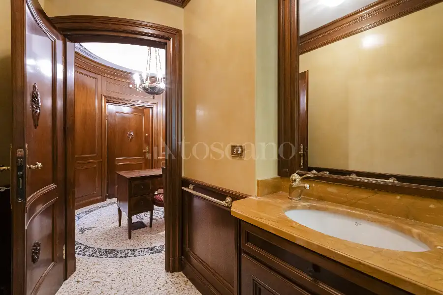 Ufficio in vendita di 200 mq a €2.300.000 (rif. 43/2026)
