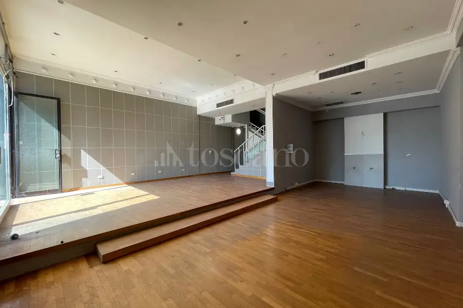 Negozio in affitto di 230 mq a €4.500 (rif. 77/2023)