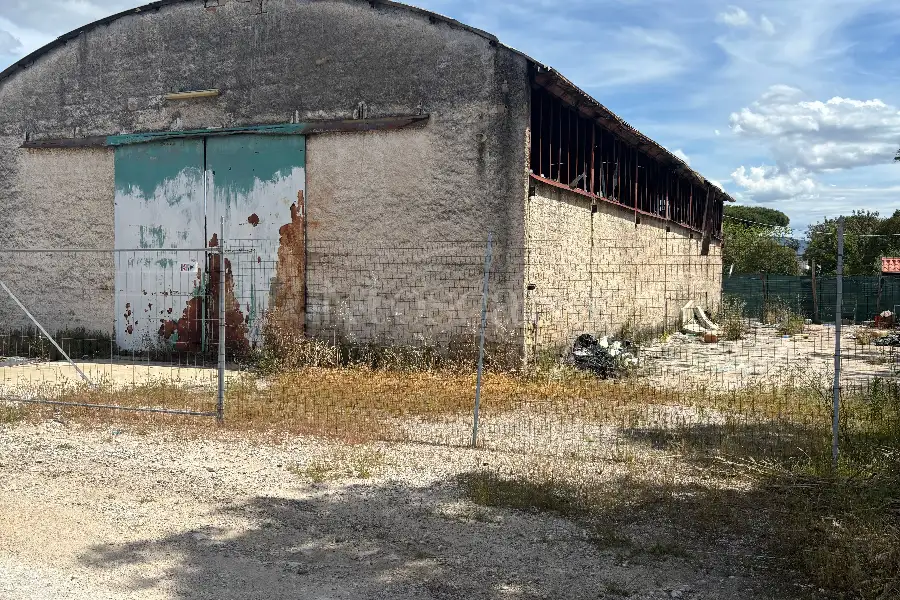 Capannone in vendita di 300 mq a €200.000 (rif. 7/2026)