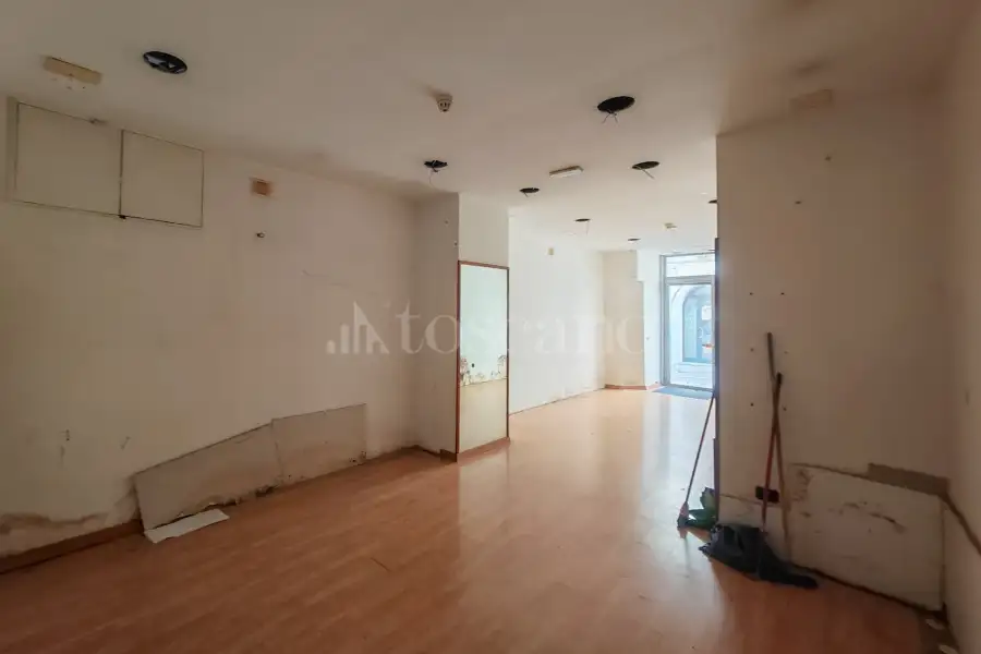 Negozio in affitto di 80 mq a €850 (rif. 11/2026)