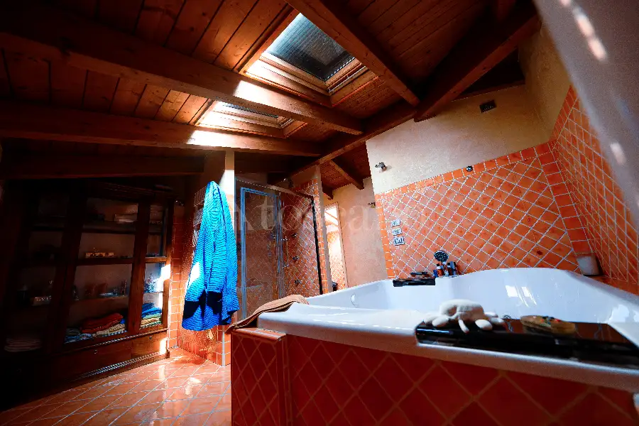 Casa Indipendente in vendita di 340 mq a €1.490.000 (rif. 24/2026)