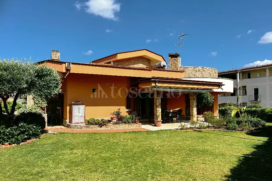 Villa in vendita di 323 mq a €795.000 (rif. 19/2026)