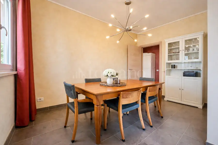 Villa in vendita di 630 mq trattativa riservata (rif. 8/2026)