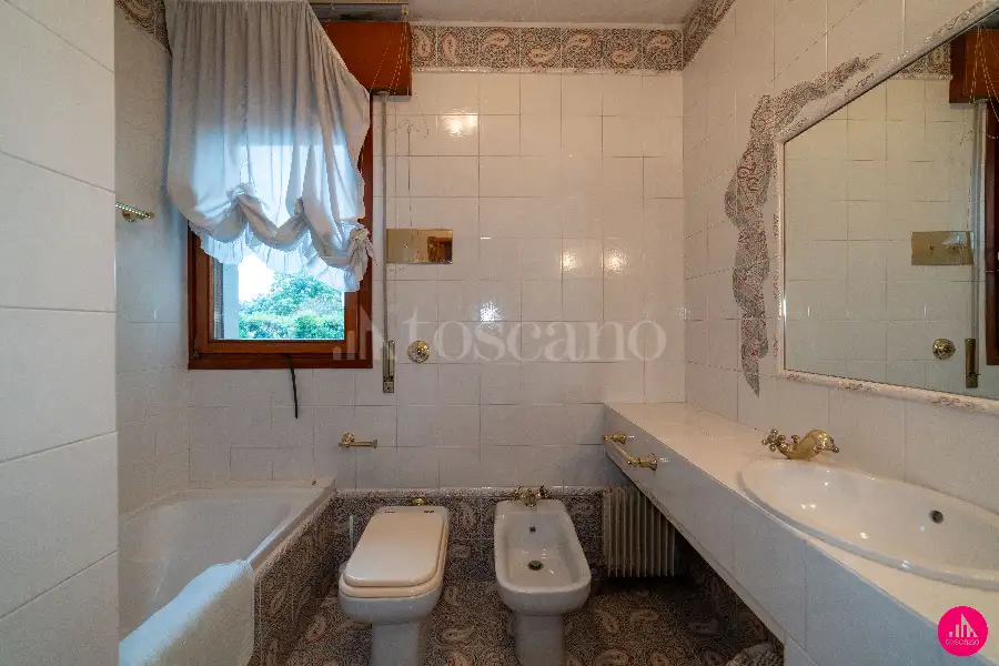Villa in vendita di 390 mq a €430.000 (rif. 171/2025)