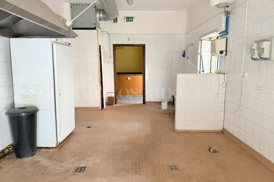 Negozio in vendita di 230 mq a €495.000 (rif. 6/2026)
