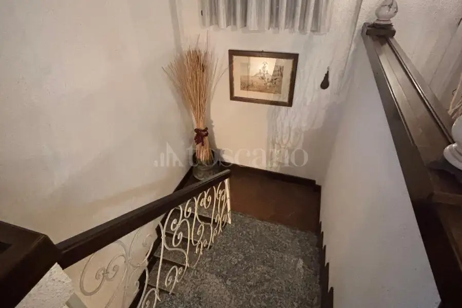 Villa Plurifamiliare in vendita di 370 mq a €1.200.000 (rif. 43/2025)