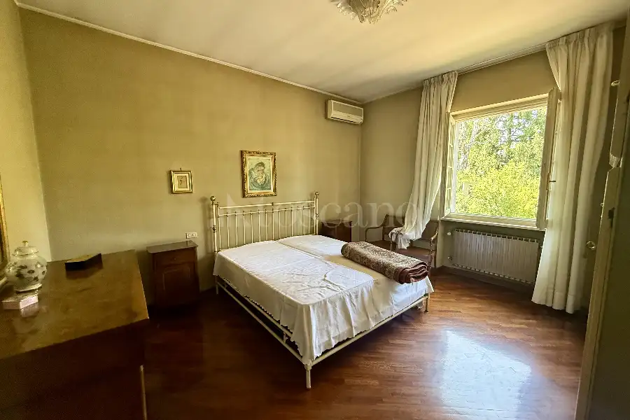Villa in vendita di 500 mq trattativa riservata (rif. 33/2026)