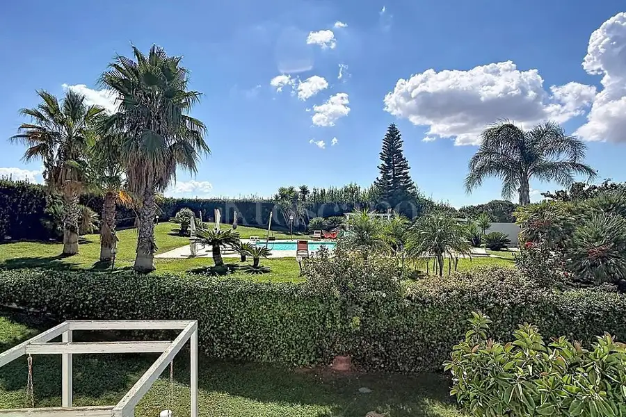 Casa Indipendente in vendita di 250 mq a €879.000 (rif. 203/2026)