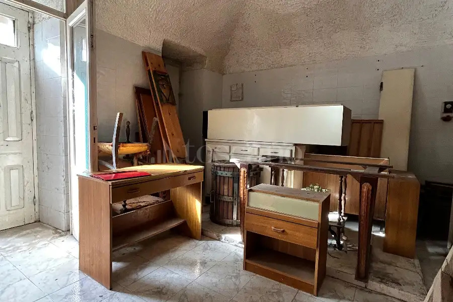 Casa Indipendente in vendita di 227 mq a €13.000 (rif. 5/2026)