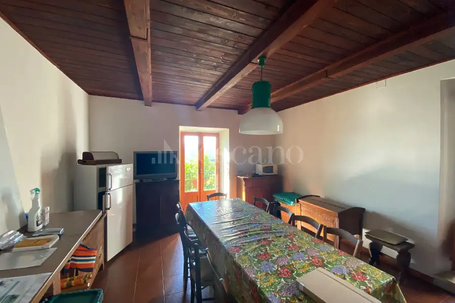 Palazzo in vendita di 250 mq a €75.000 (rif. 7/2025)