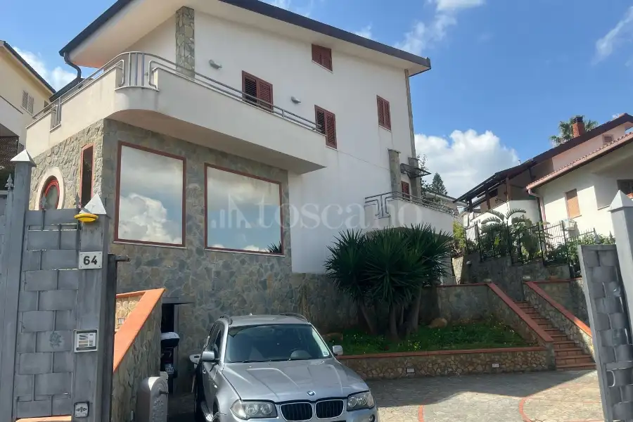 Villa in vendita di 250 mq a €385.000 (rif. 61/2025)