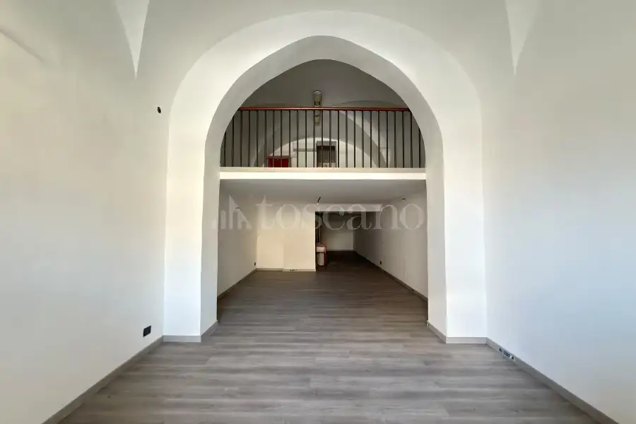 Negozio in affitto di 120 mq a €1.700 (rif. 142/2026)
