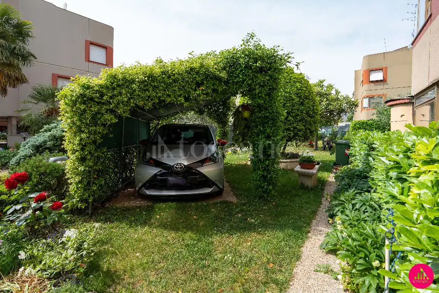 Villa Plurifamiliare in vendita di 195 mq a €179.000 (rif. 80/2026)