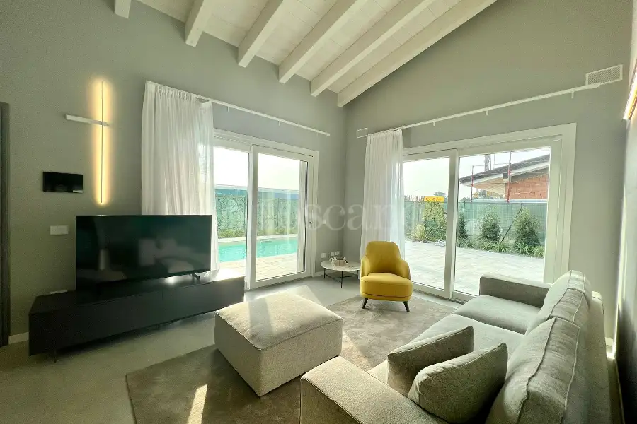 Villa in vendita di 155 mq a €620.000 (rif. 77/2022)