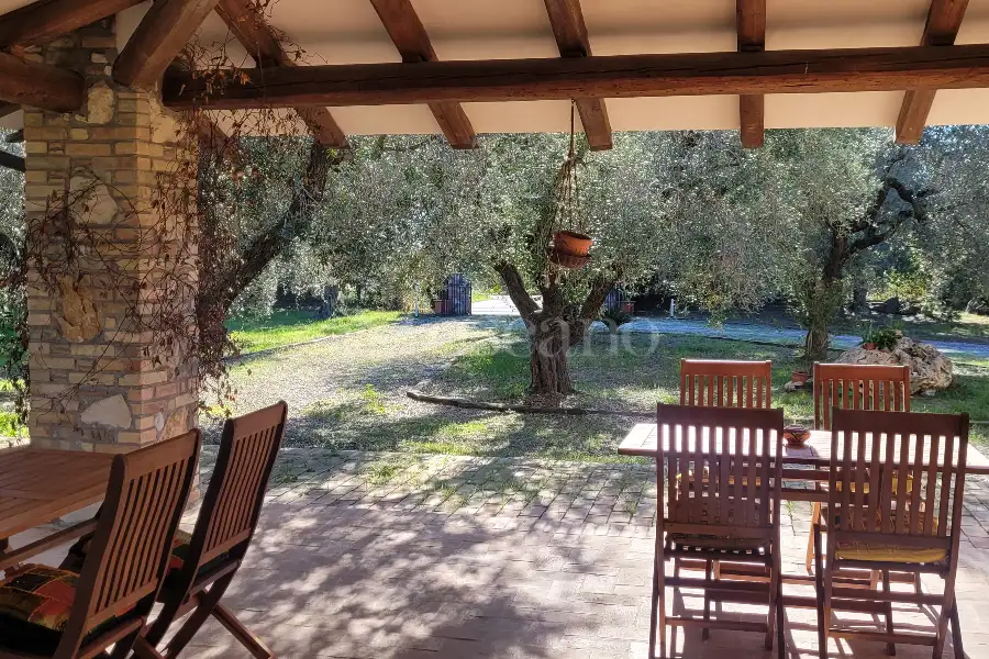 Villa in vendita di 480 mq a €880.000 (rif. 4/2026)