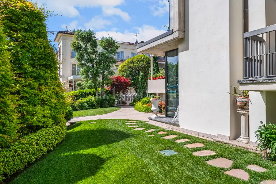 Villa in vendita di 420 mq a €2.700.000 (rif. 31/2025)