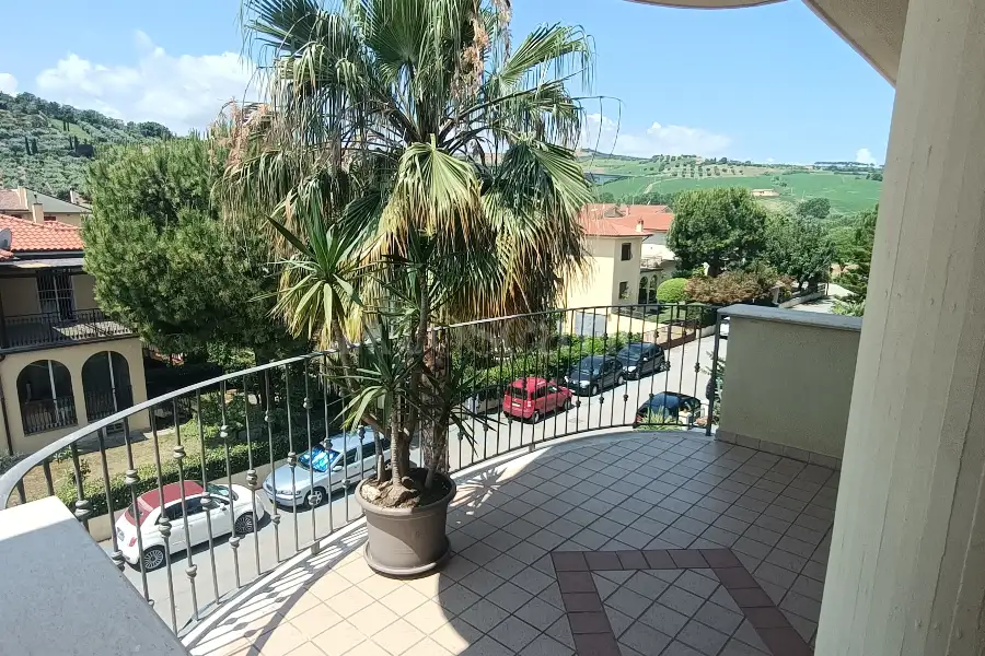 Casa in affitto di 90 mq a €2.500 (rif. 5/2025)