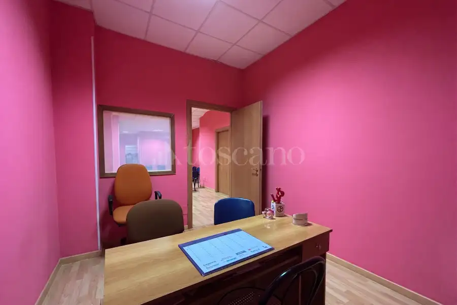 Ufficio in vendita di 272 mq a €340.000 (rif. 24/2026)