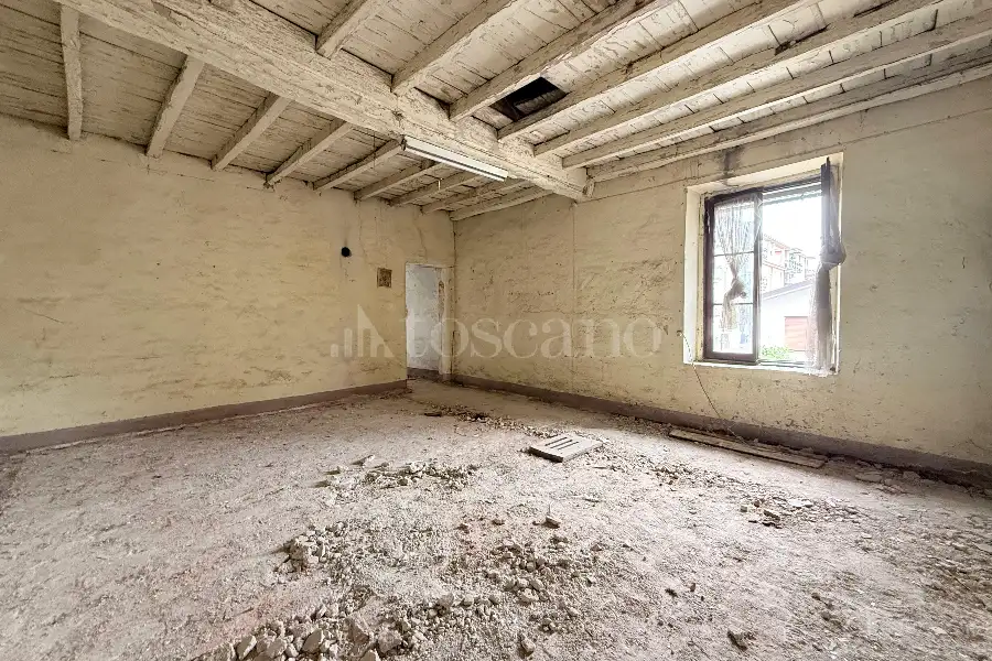 Casa in vendita di 250 mq a €139.000 (rif. 12/2026)