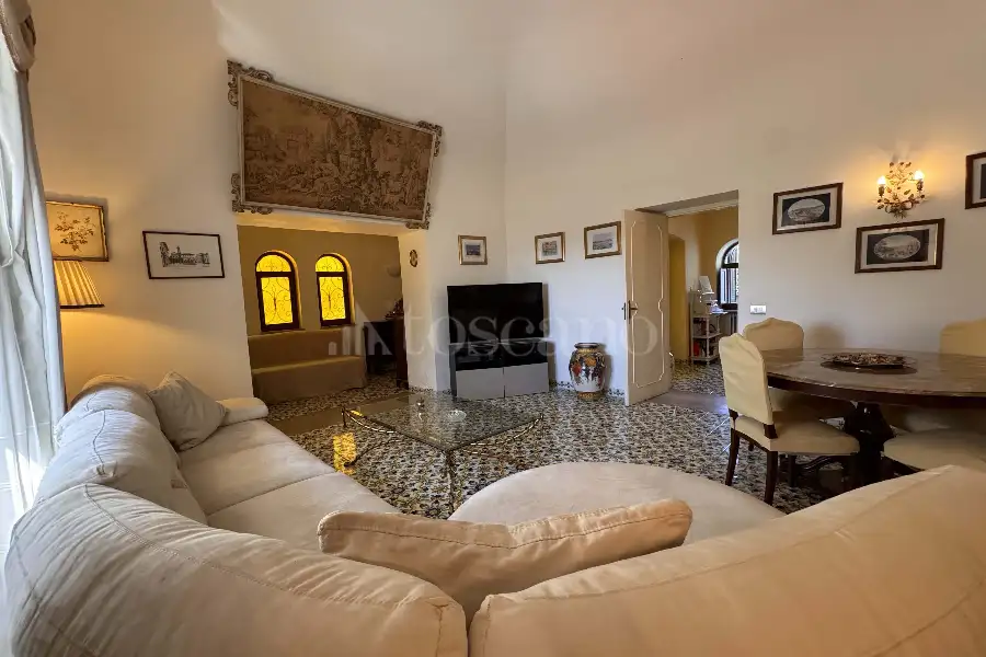Villa in vendita di 500 mq a €1.080.000 (rif. 46/2025)