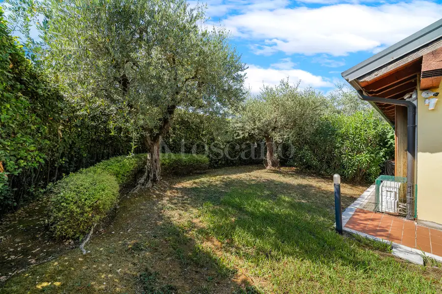 Villa Bifamiliare in vendita di 250 mq a €665.000 (rif. 50/2025)