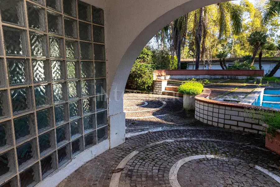 Villa in vendita di 700 mq a €580.000 (rif. 131/2025)