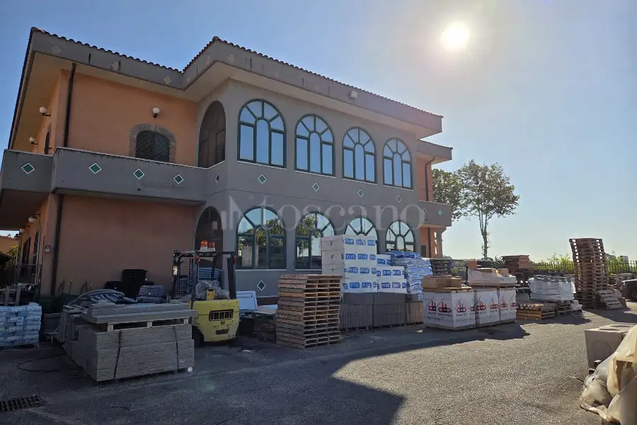 Negozio in affitto di 600 mq a €12.000 (rif. 63/2025)
