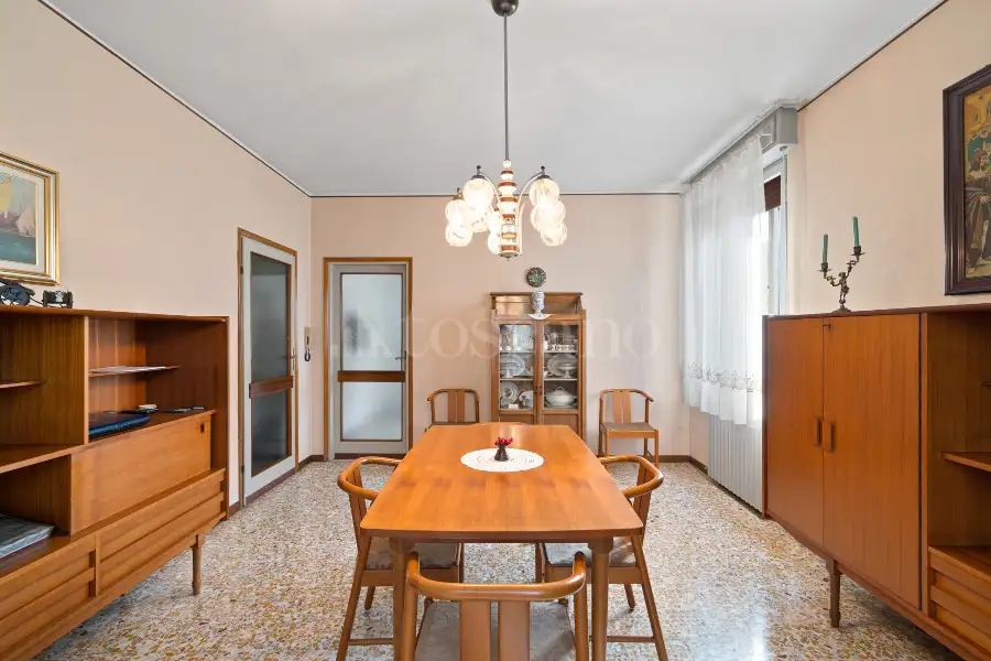 Villa in vendita di 350 mq a €880.000 (rif. 25/2025)