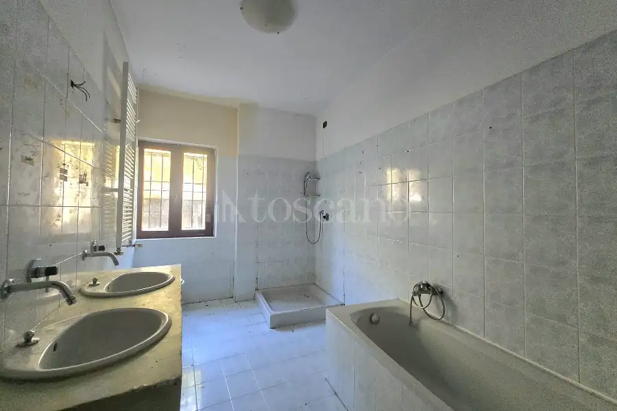 Villa in vendita di 200 mq a €780.000 (rif. 38/2026)