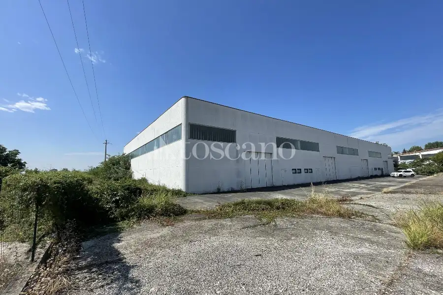 Capannone in vendita di 2780 mq a €748,000 (rif. BL6145VE)