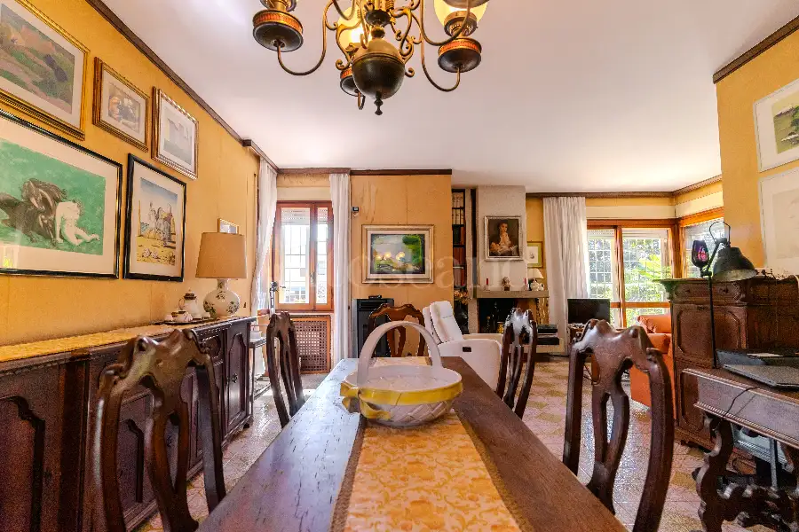 Villa in vendita di 400 mq a €780.000 (rif. 77/2025)