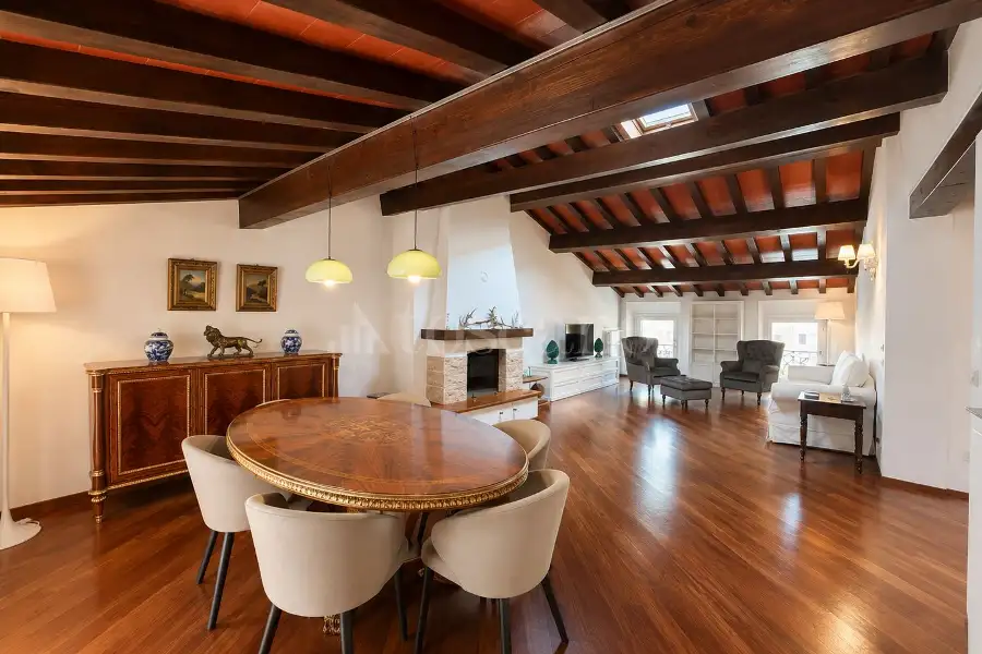 Attico in vendita di 210 mq a €1.200.000 (rif. 54/2026)