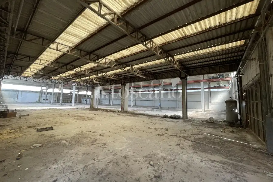 Capannone in vendita di 3272 mq a €390,000 (rif. BL6145VE-1)