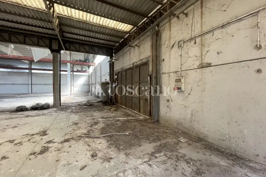 Capannone in vendita di 3272 mq a €316,000 (rif. BL6145VE-1)