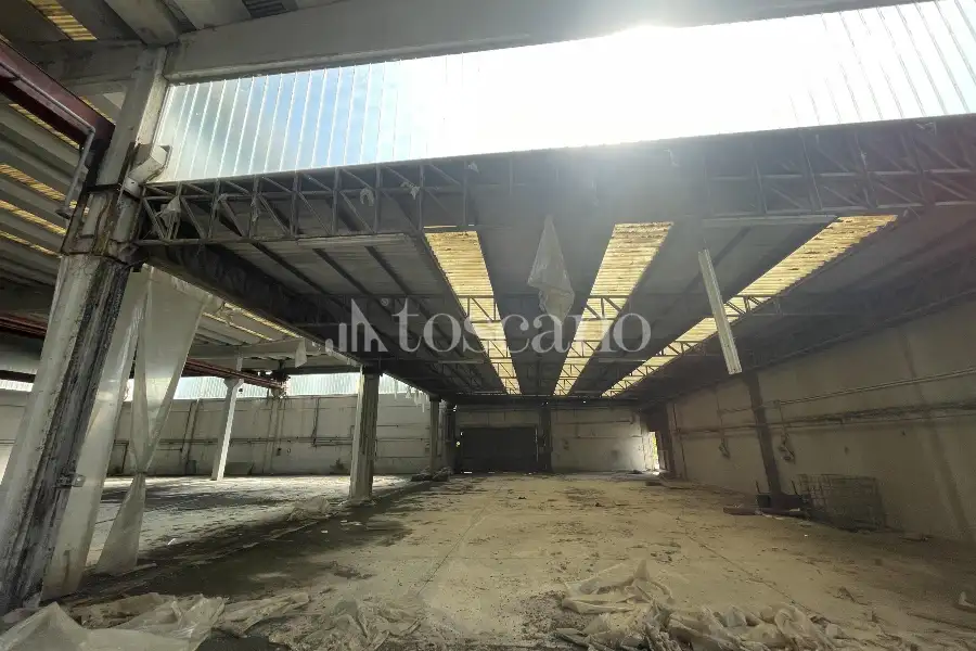 Capannone in vendita di 3272 mq a €316,000 (rif. BL6145VE-1)