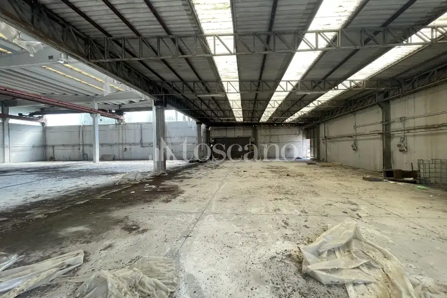 Capannone in vendita di 3272 mq a €316,000 (rif. BL6145VE-1)